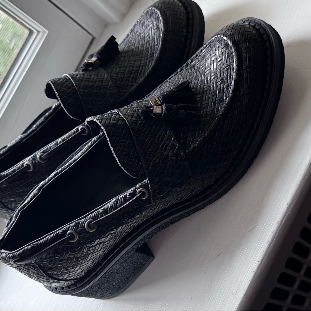 John Fluevog size 11 Black Tassel Loafers - Picture 3 of 5